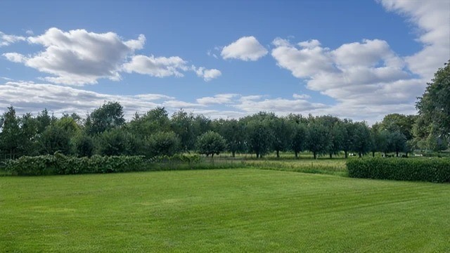 prachtig-landschap-met-blauwe-lucht.jpg